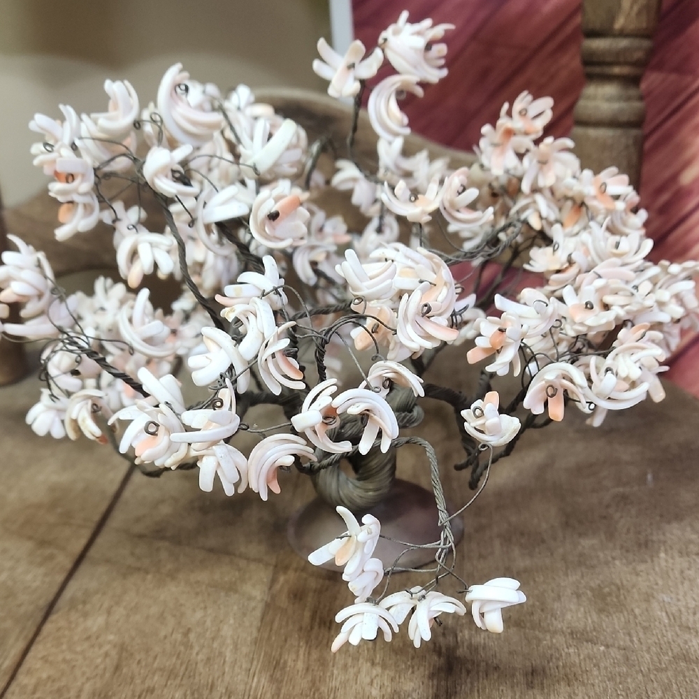 MCM Charming Cream Shell Floral Wire Arrangement